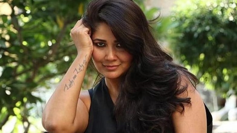 L’attrice Narayanie Shastri ammette di aver provato cocaina e MDMA, afferma che sta “mangiando l’industria” (Guarda il video)