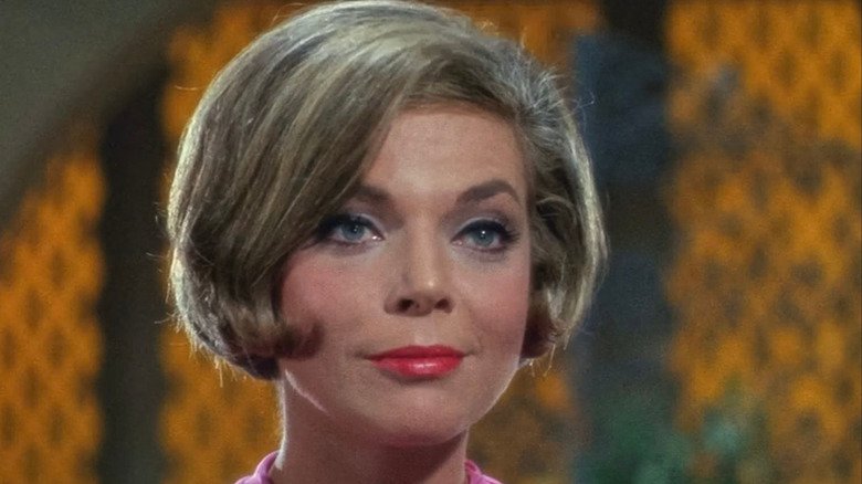 La leggenda della TV degli anni ’60 stabilisce un record impressionante agli Emmy con un classico dramma di spionaggio
